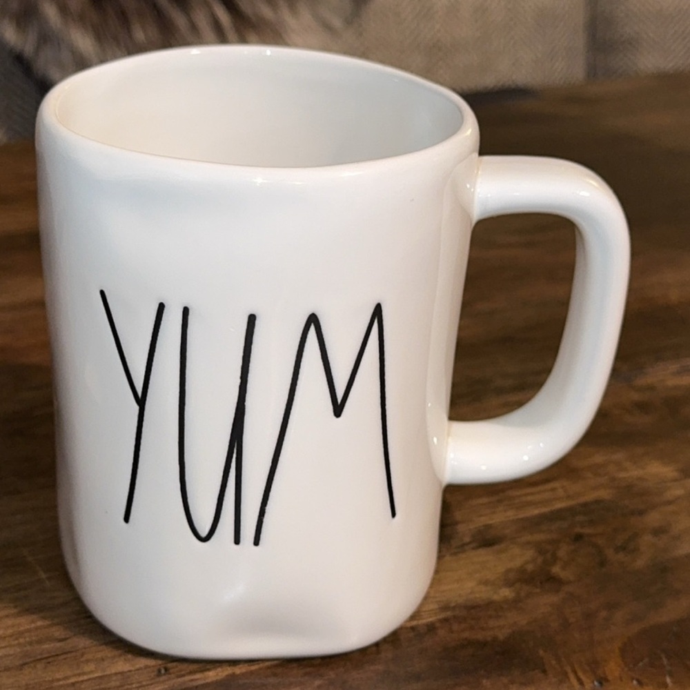 Rae Dunn white ceramic tea/coffee mug/cup ‘YUM’